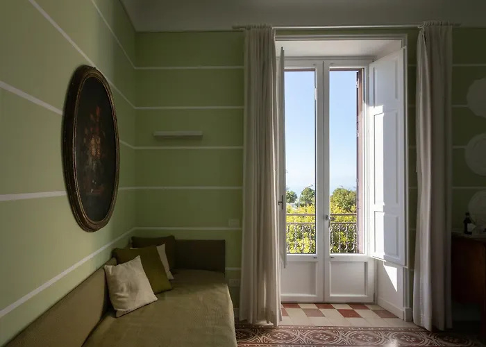 Guest house Euterpe Lht 4*