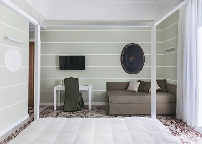 Guest house Euterpe Lht 4*