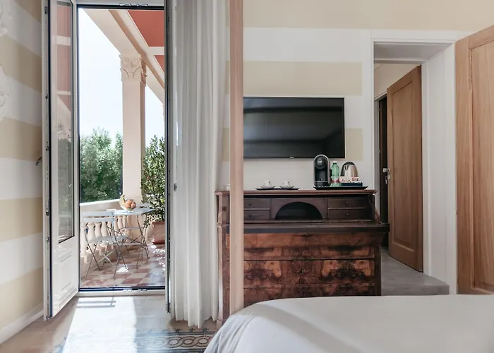 Guest house Euterpe Lht 4*